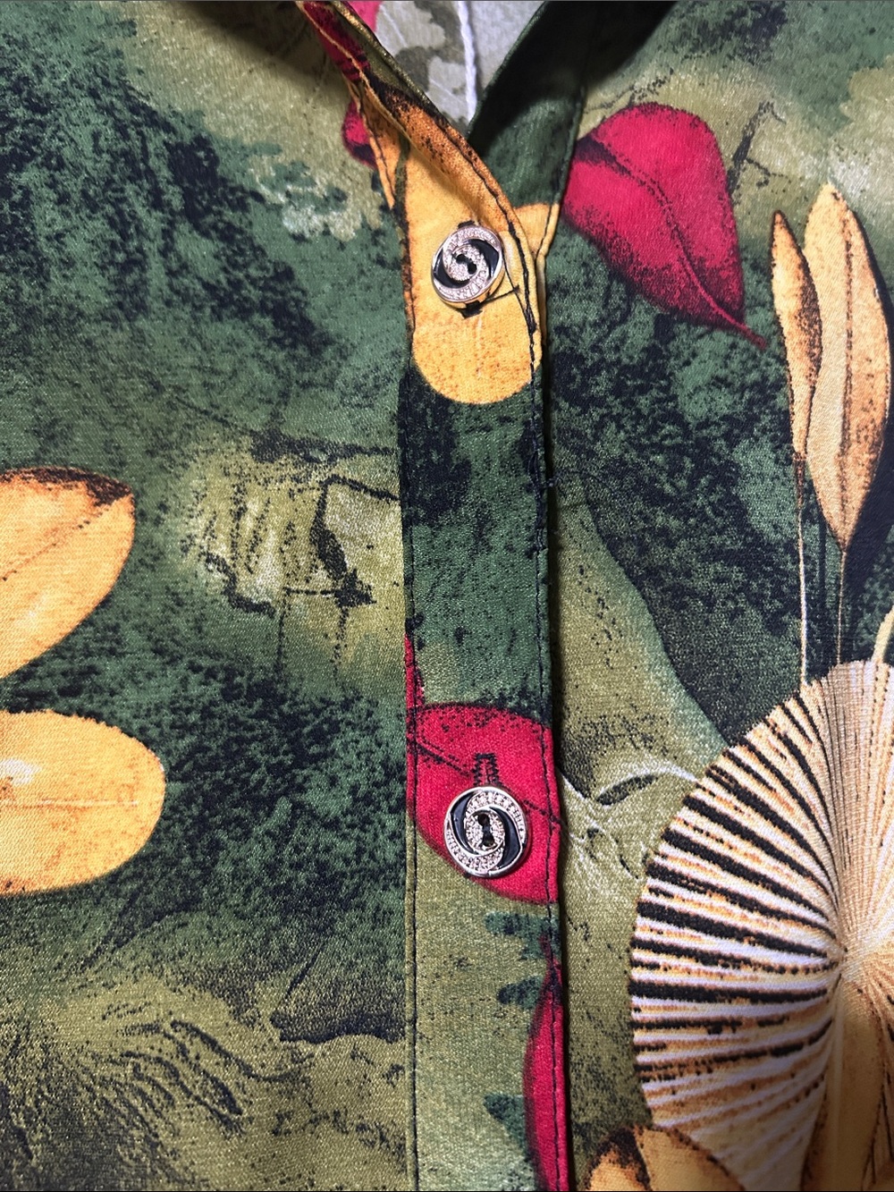 Floral button up - Picture 3 of 3
